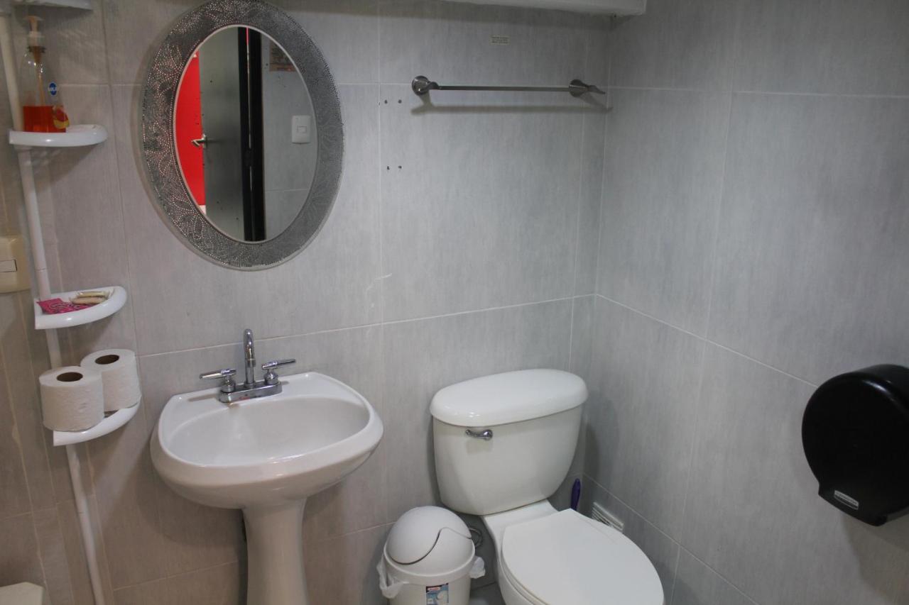 Htl & Suites Camino Real, Ubicacion, Parking, Facturamos Colima Bagian luar foto